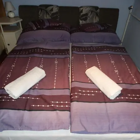 Gyongyvirag Vendegszoba Gasthof
