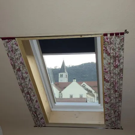 Gyongyvirag Vendegszoba Gasthof *